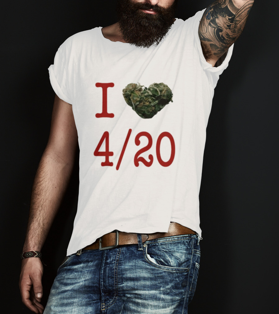 Rihanna Wearing I Heart 4/20 Day T-Shirt