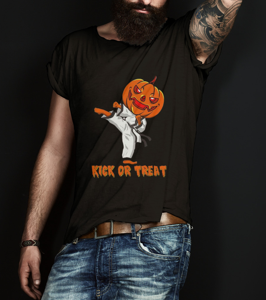 Kick Or Treat Taekwondo Pumpkin Halloween T-Shirt