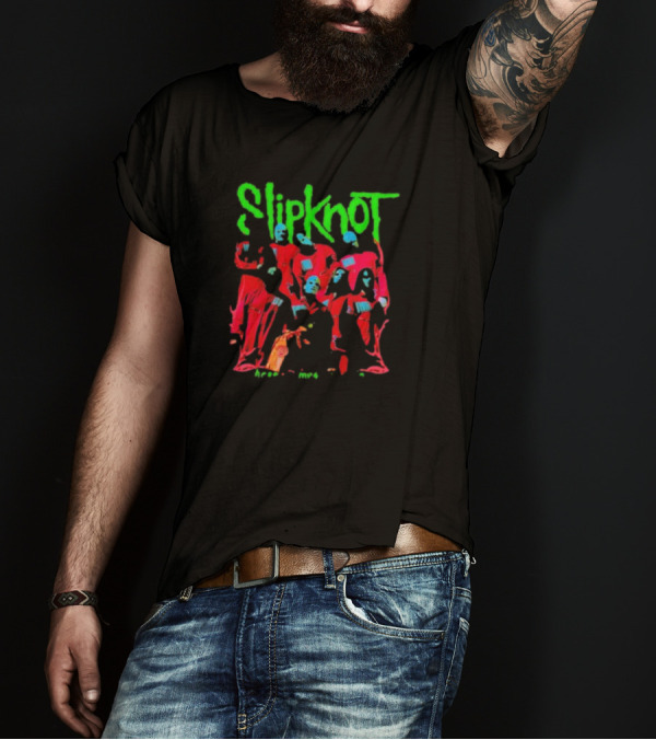 Slipknot Here Comes The Pain Band Members Red Jumpsuits Green Text T-Shirt