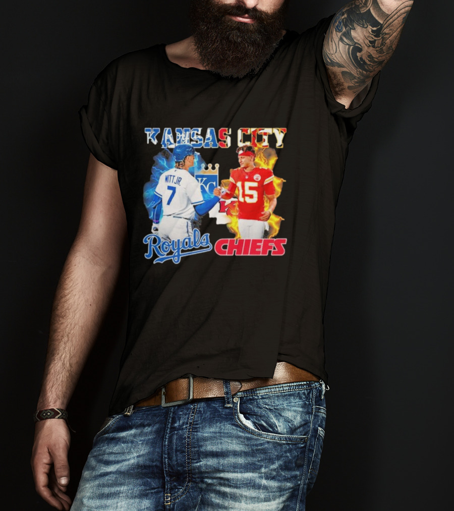 Kansas City Royals Bobby Witt Jr Shake Hands Chiefs Patrick Mahomes T-Shirt