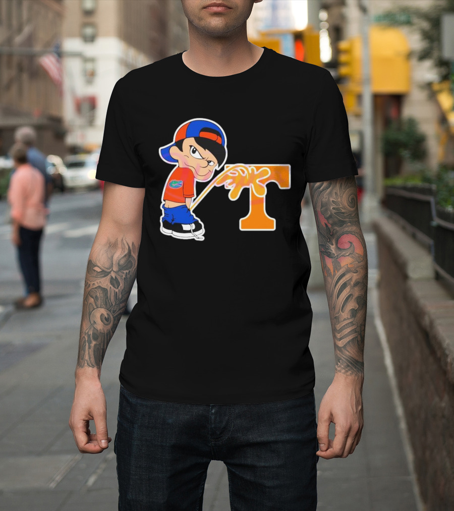 Funny Boy Florida Gators Peeing on Tennessee Volunteers T-Shirt