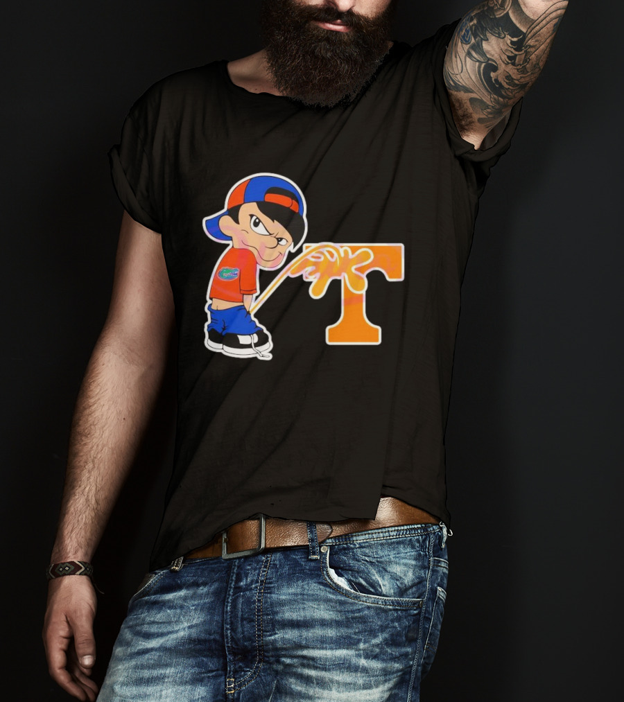 Funny Boy Florida Gators Peeing On Tennessee Volunteers T-Shirt
