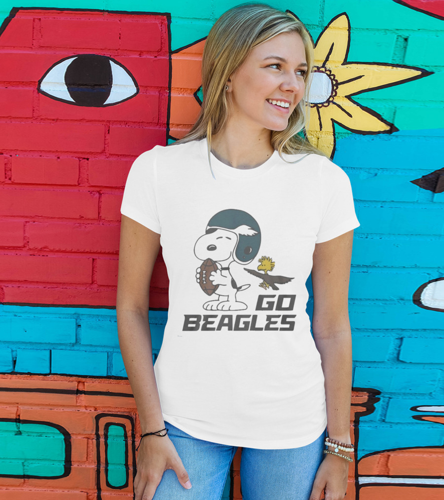 Peanuts Go Beagles Football Snoopy Woodstock Helmet Icon T-Shirt