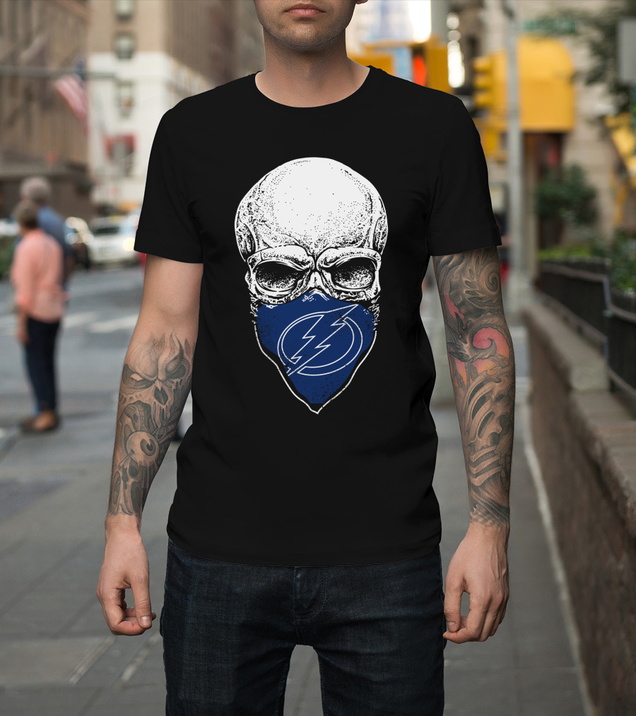 Tampa Bay Lightning Skull Bandana Hockey Fan T-Shirt