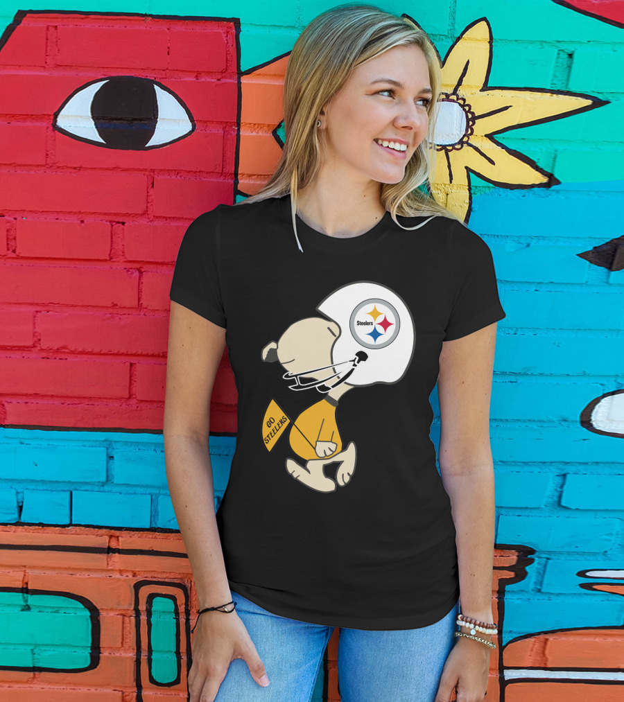 Snoopy Go Steelers Pittsburgh Steelers Football Helmet T-Shirt