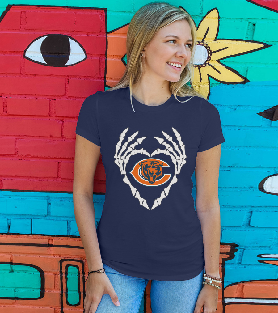 Chicago Bears Skeleton Hands Heart T-Shirt