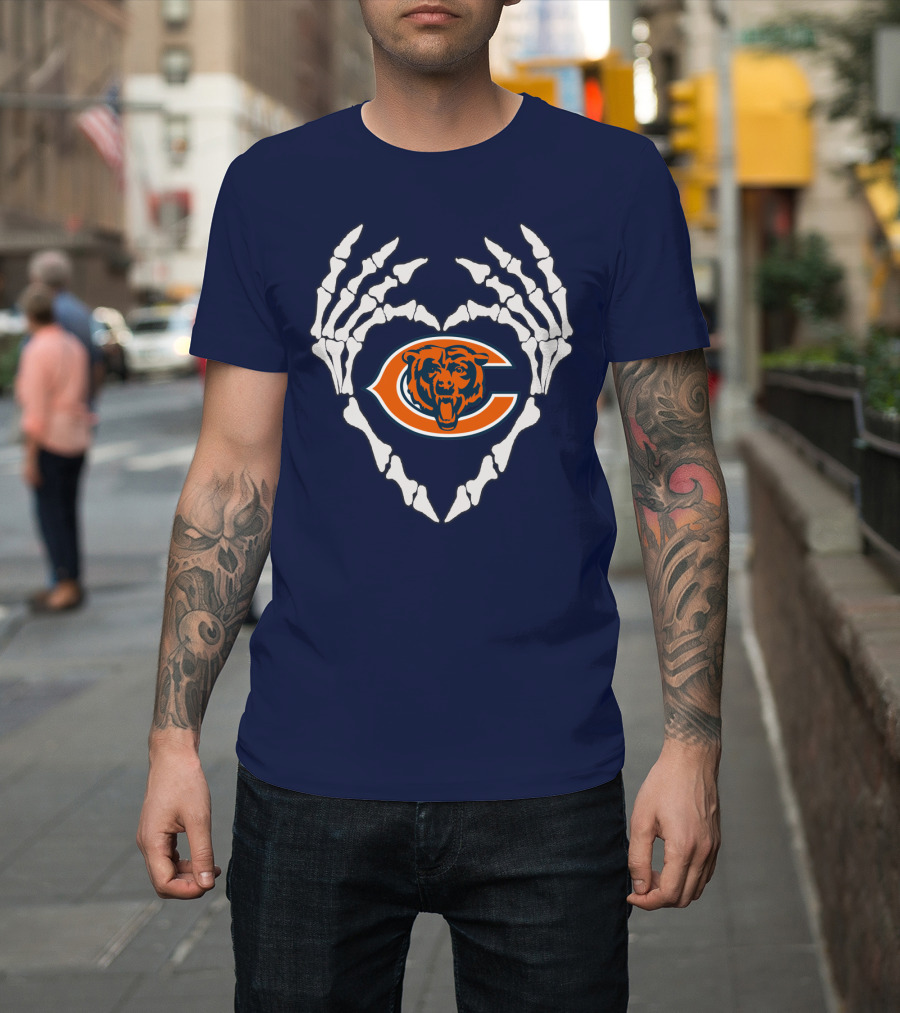 Chicago Bears Skeleton Hands Heart T-Shirt