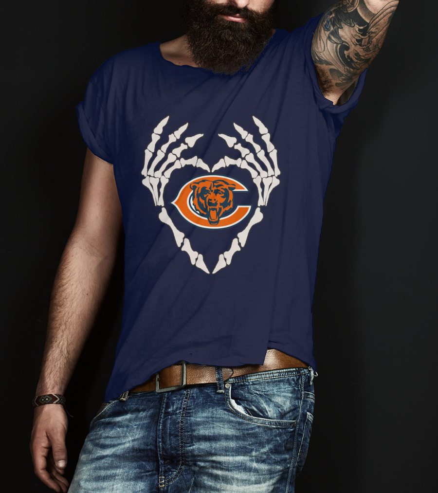 Chicago Bears Skeleton Hands Heart T-Shirt