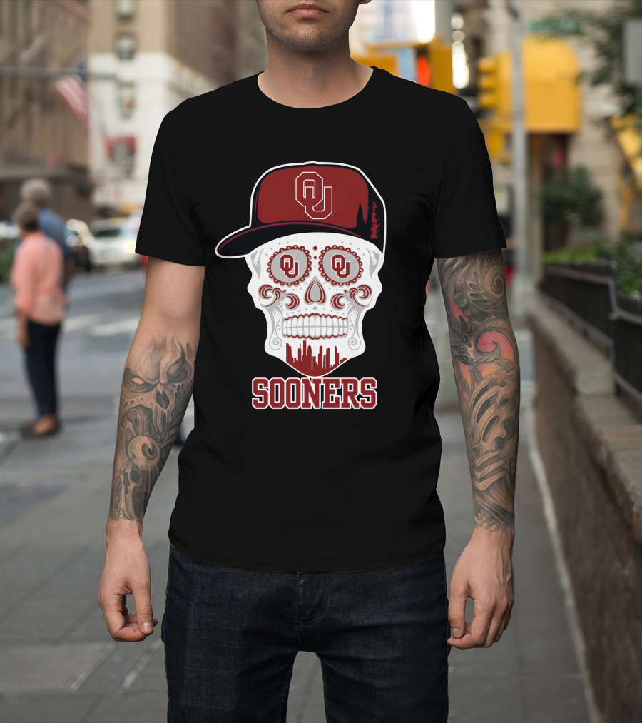 Oklahoma Sooners Skull Ou Hat T-Shirt