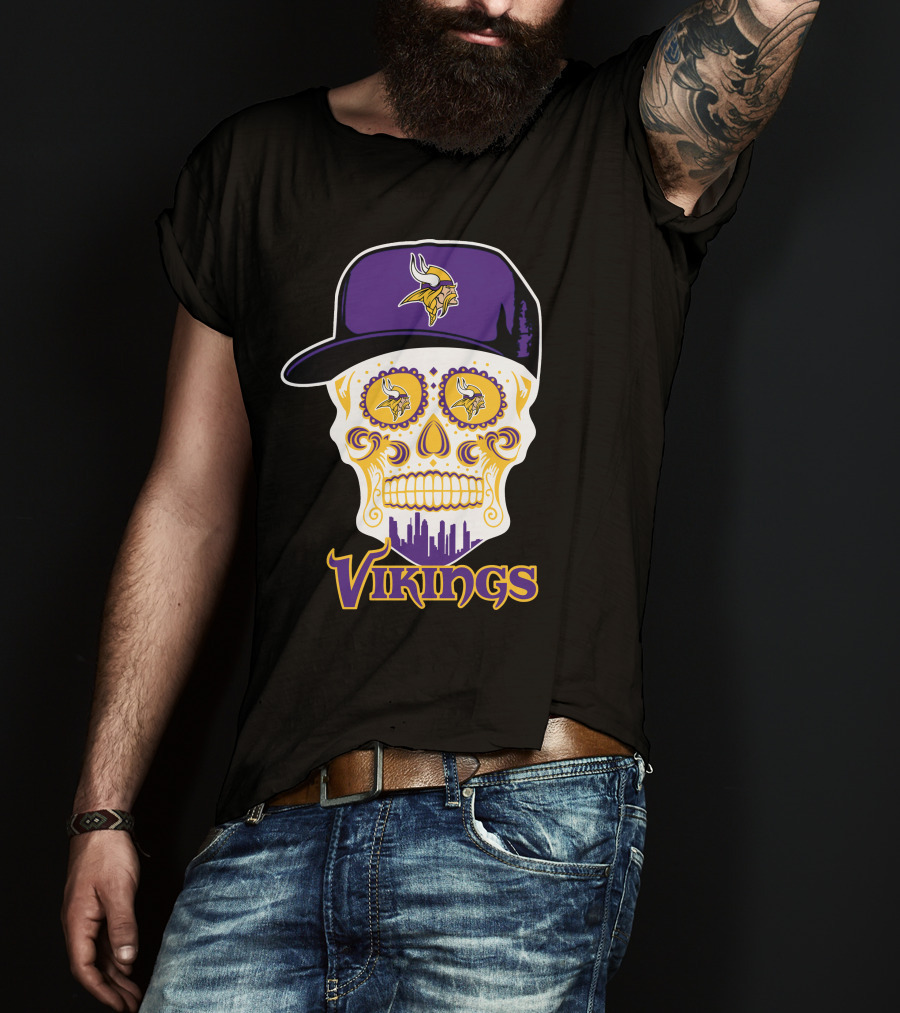 Minnesota Vikings Skull With Purple Hat And City Skyline T-Shirt