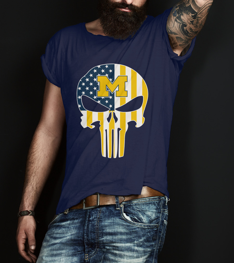 Michigan Wolverines Punisher Skull American Flag M T-Shirt