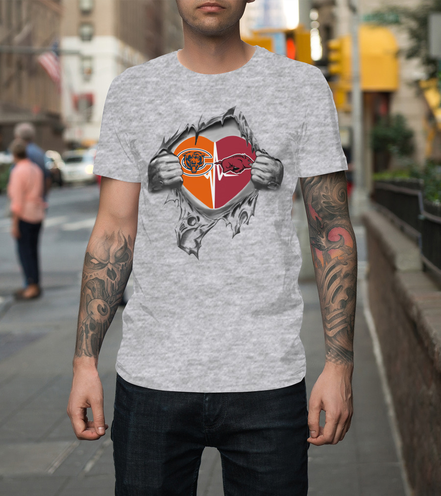 Bears Arkansas Razorbacks Heart Symbol With Torn Hands T-Shirt