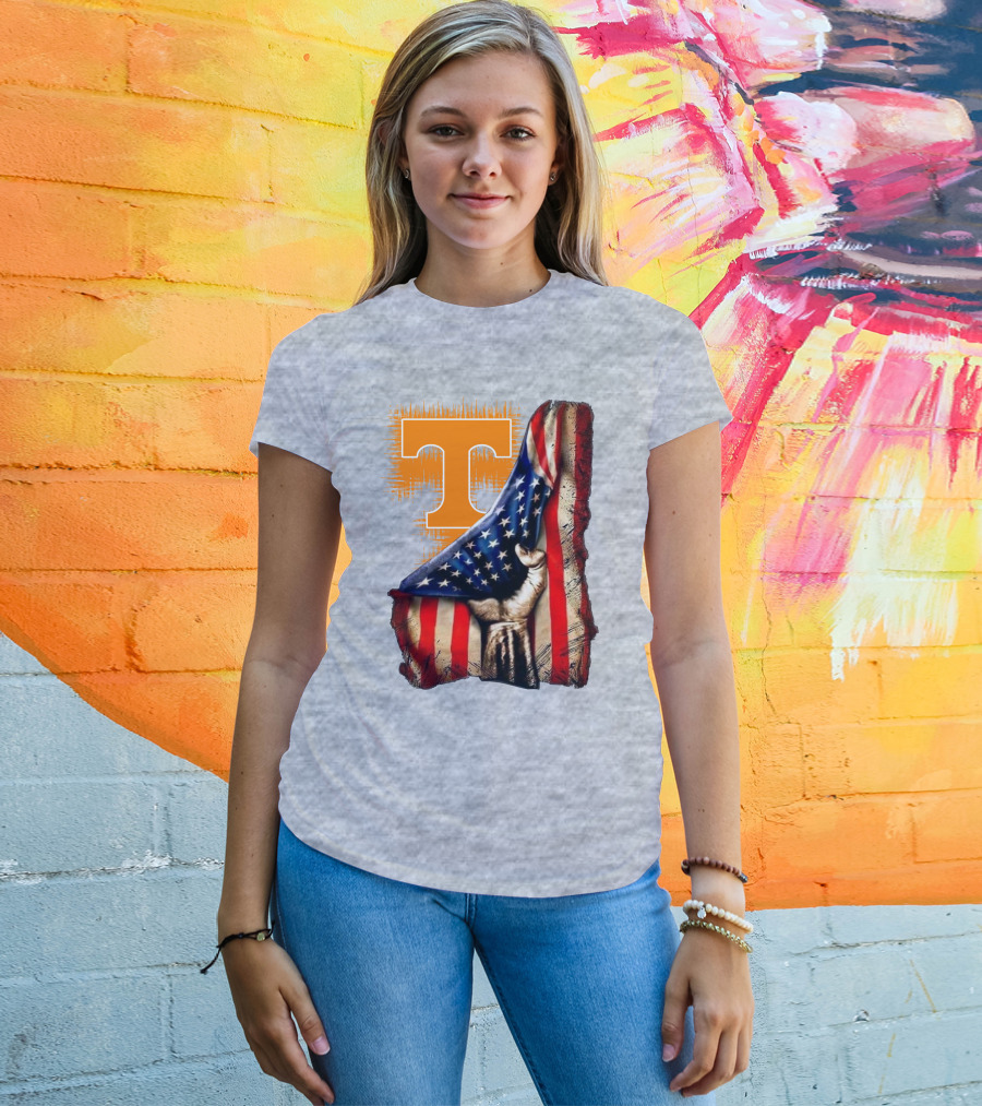 Tennessee Volunteers T Logo American Flag Fist T-Shirt
