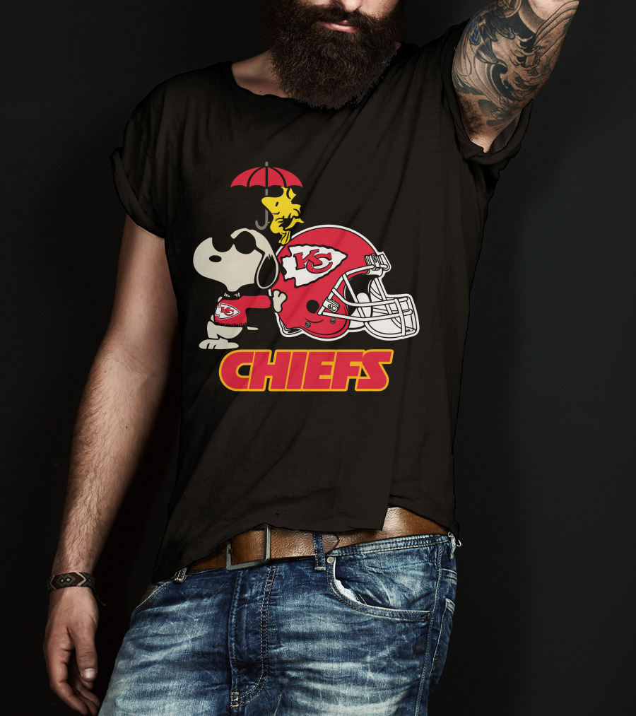 Kansas City Chiefs Snoopy Woodstock Helmet Chiefs T-Shirt