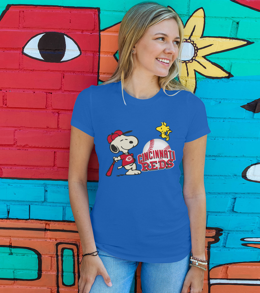 Cincinnati Reds Snoopy Woodstock Baseball T-Shirt