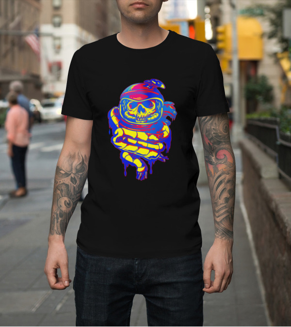 Shirt: Astronaut Skull Space Helmet with Halloween Fungi Elements T-Shirt Astronaut Skull Space Helmet with Halloween Fungi Elements T-Shirt