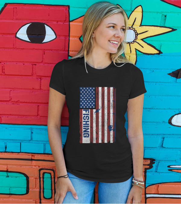 Vintage American Flag Fishing Rod Patriotic Bass Fishing T-Shirt