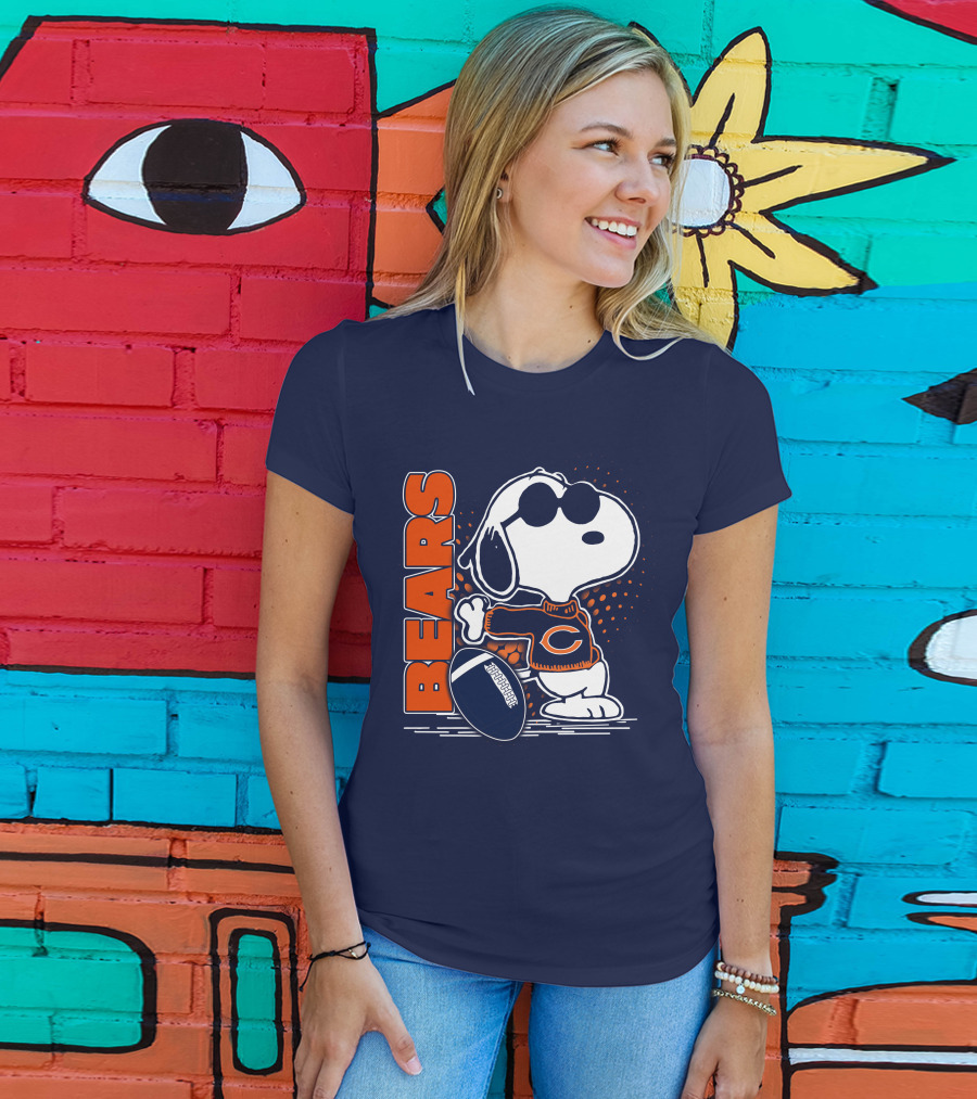 Chicago Bears Snoopy Football Sweater And Sunglasses T-Shirt