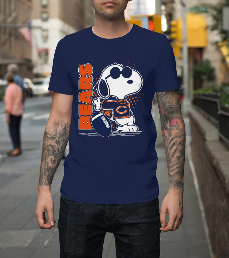 Chicago Bears Snoopy Football Sweater And Sunglasses T-Shirt