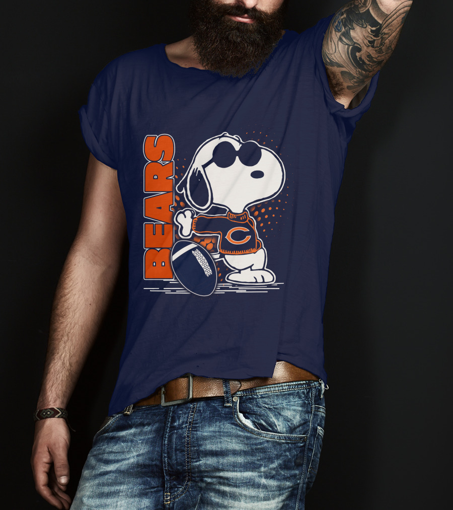 Chicago Bears Snoopy Football Sweater And Sunglasses T-Shirt