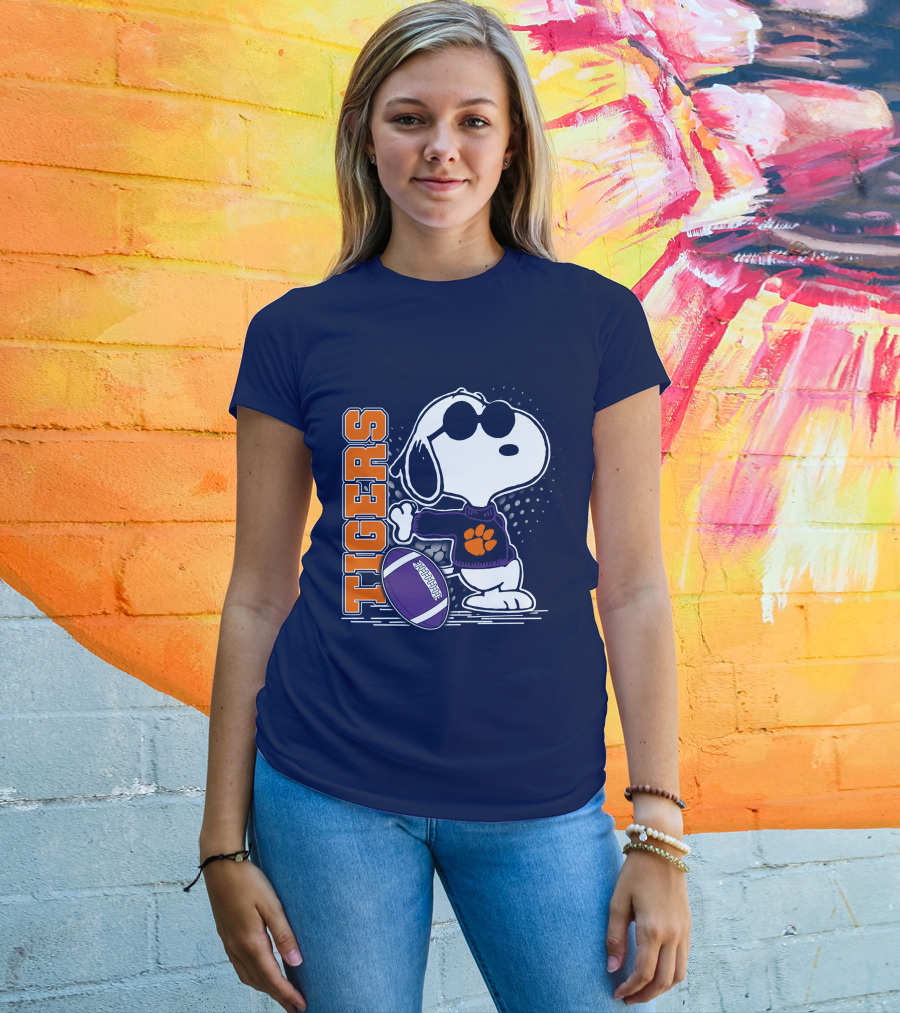 Tigers Snoopy Clemson Football Paw Print T-Shirt