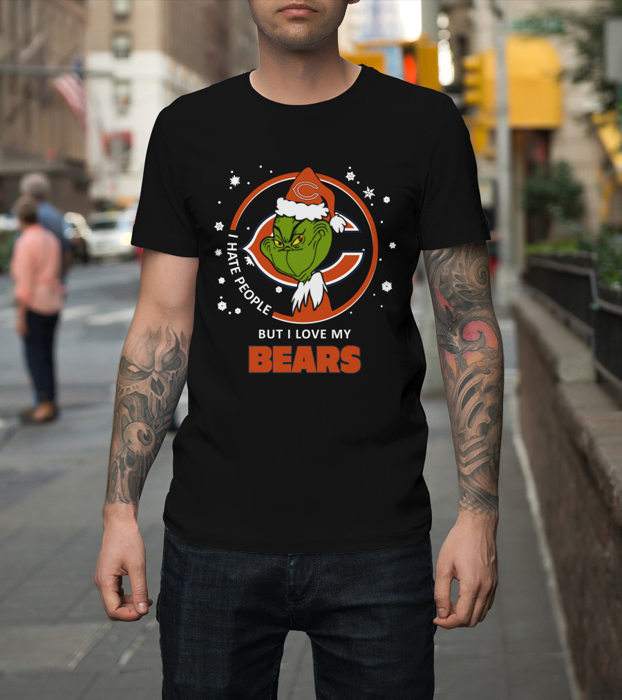 I Hate People But I Love My Chicago Bears Grinch Santa Snowflakes T-Shirt