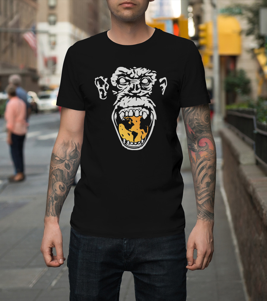 Angry Monkey Jaune Sure Roaring Primate Face with Yellow Earth Inside Mouth T-Shirt