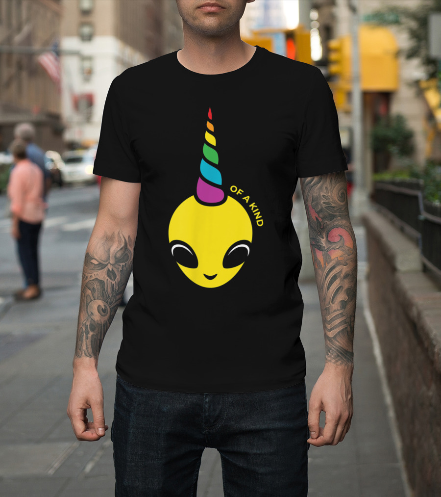 OF A KIND Alien Rainbow Unicorn Horn T-Shirt