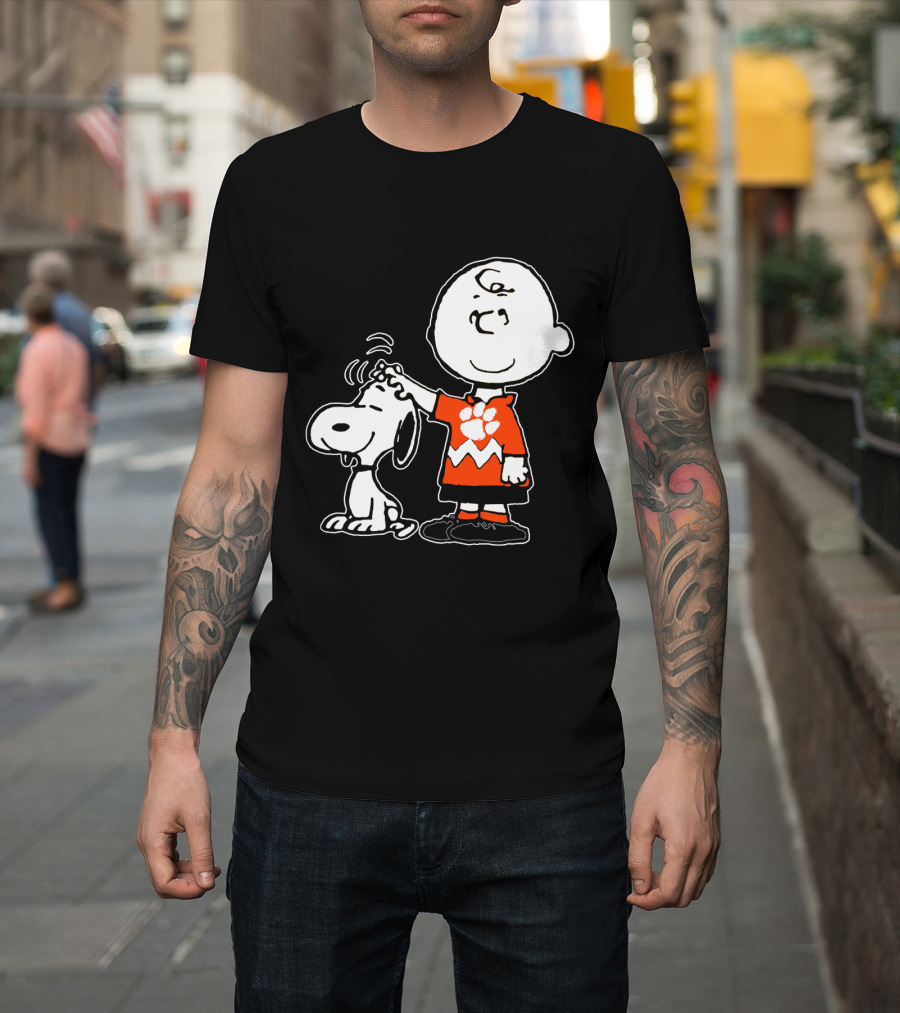 Clemson Tigers Football Paw Print On Charlie Brown With Snoopy T-Shirt