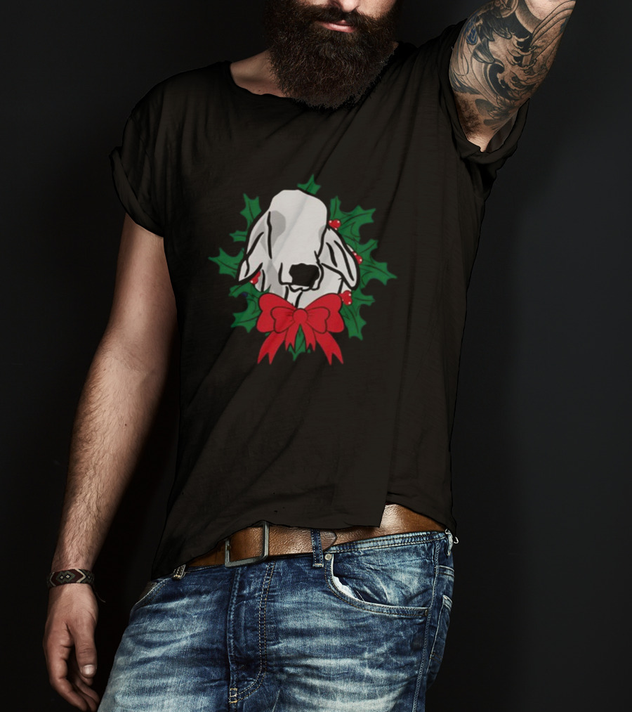 Brahman Cow Head With Festive Christmas Wreath And Bow T-Shirt