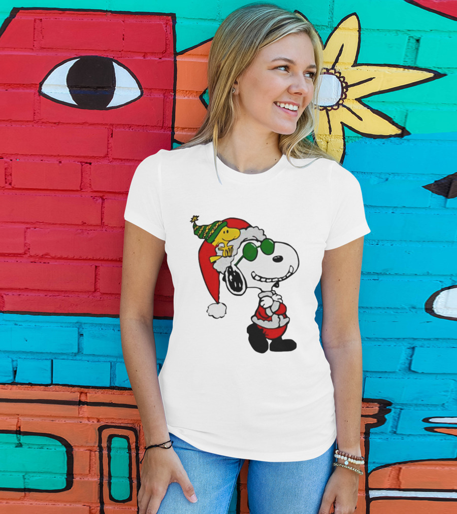 Snoopy And Woodstock Peanuts Merry Christmas Santa Hat And Sunglasses T-Shirt
