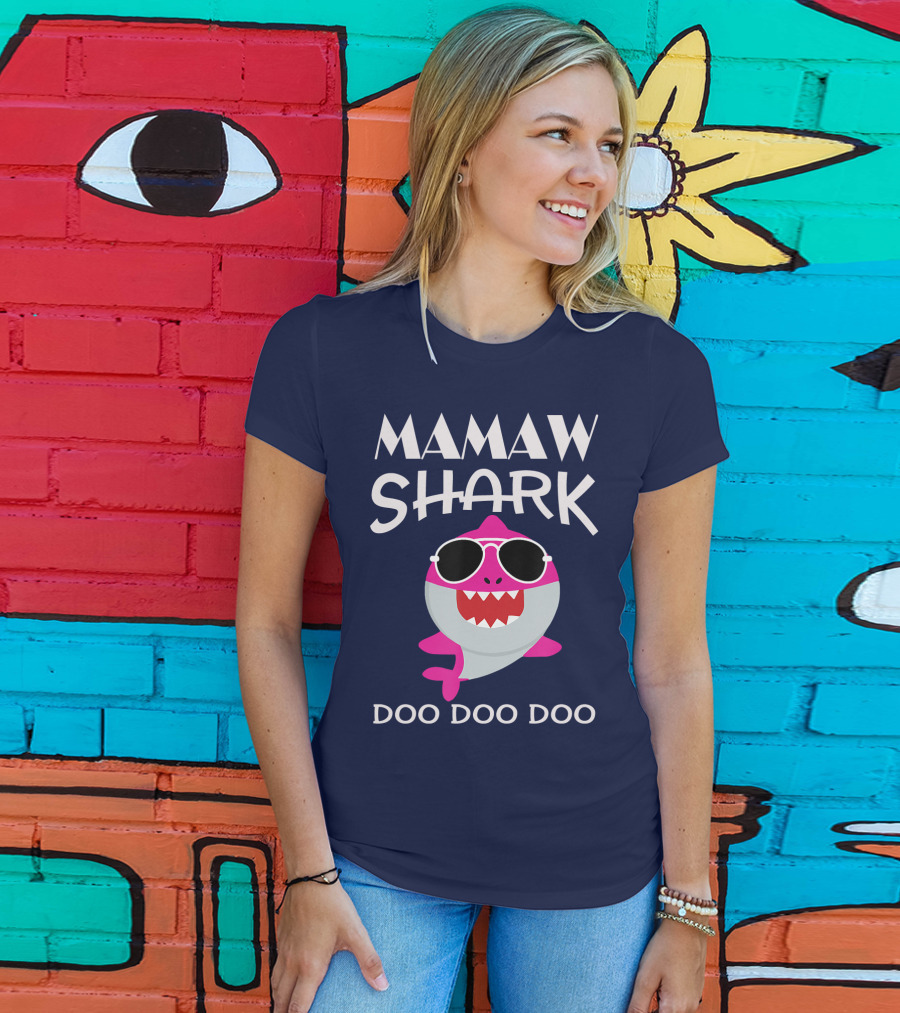 Mamaw Shark Doo Doo Doo Wearing Sunglasses T-Shirt
