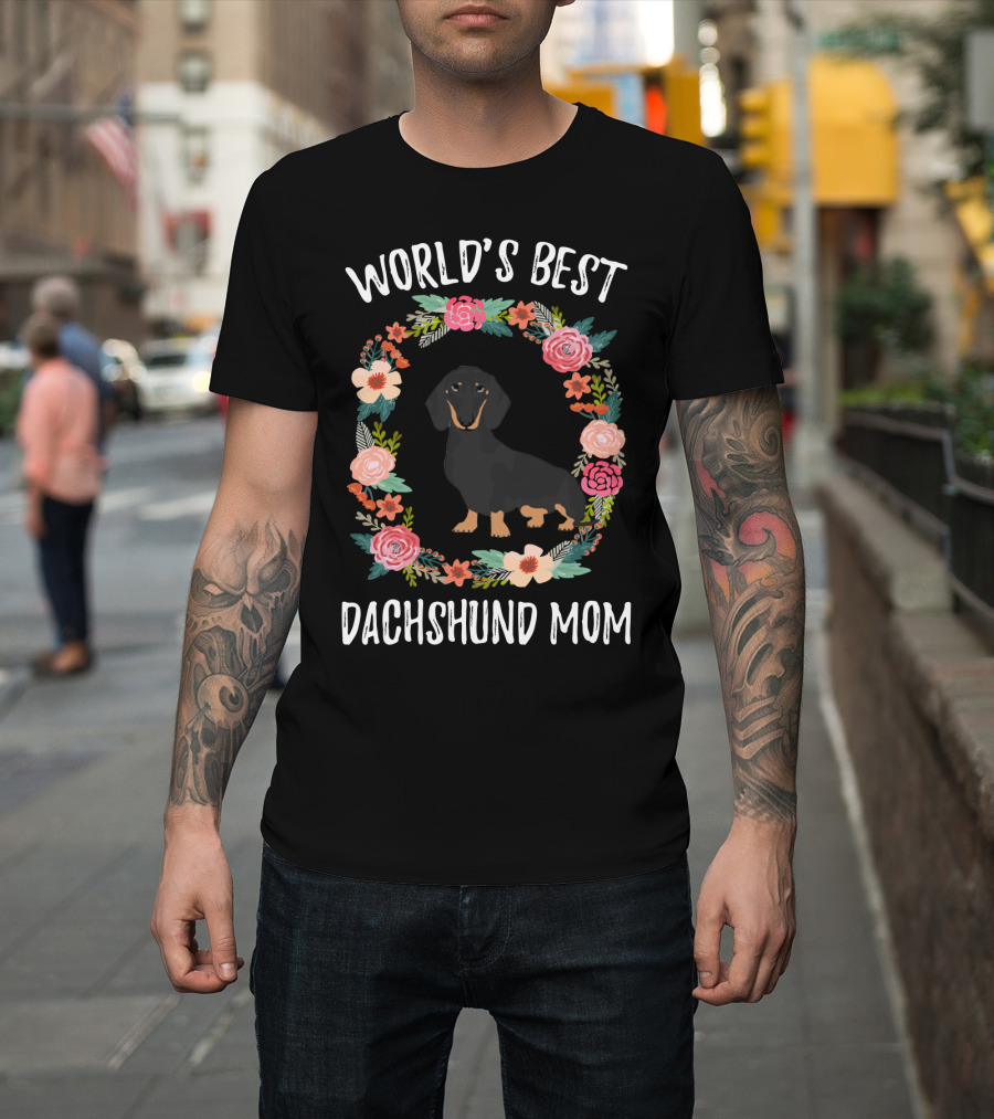World's Best Dachshund Mom Black Dachshund Floral Wreath T-Shirt