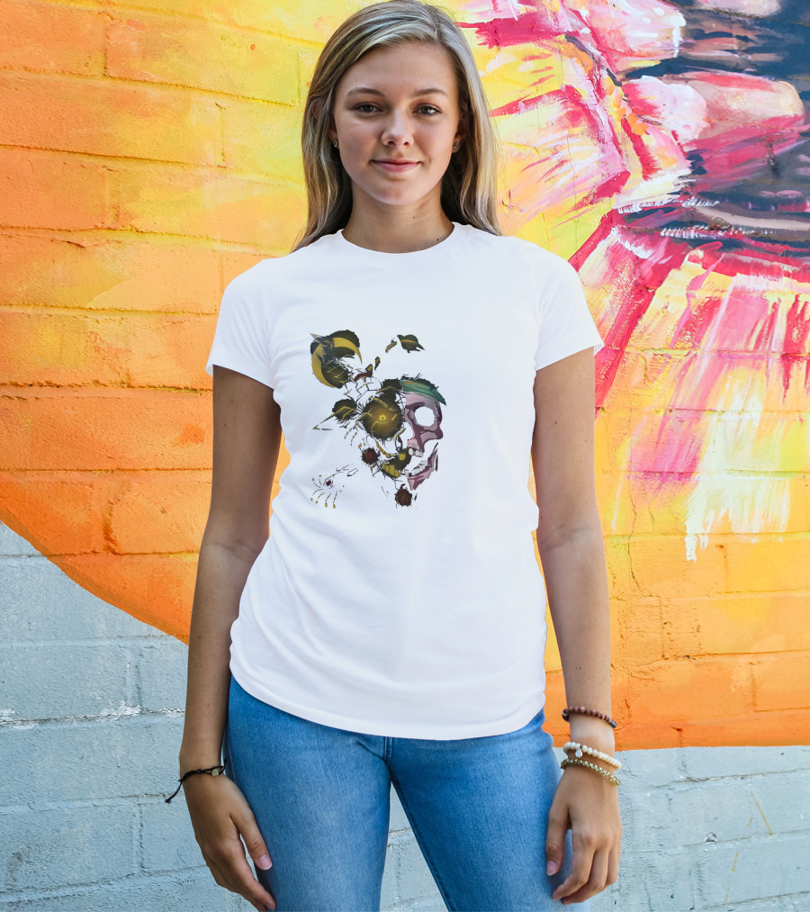 Blackbeard Pirates Skull And Lightning Crescent Moon T-Shirt
