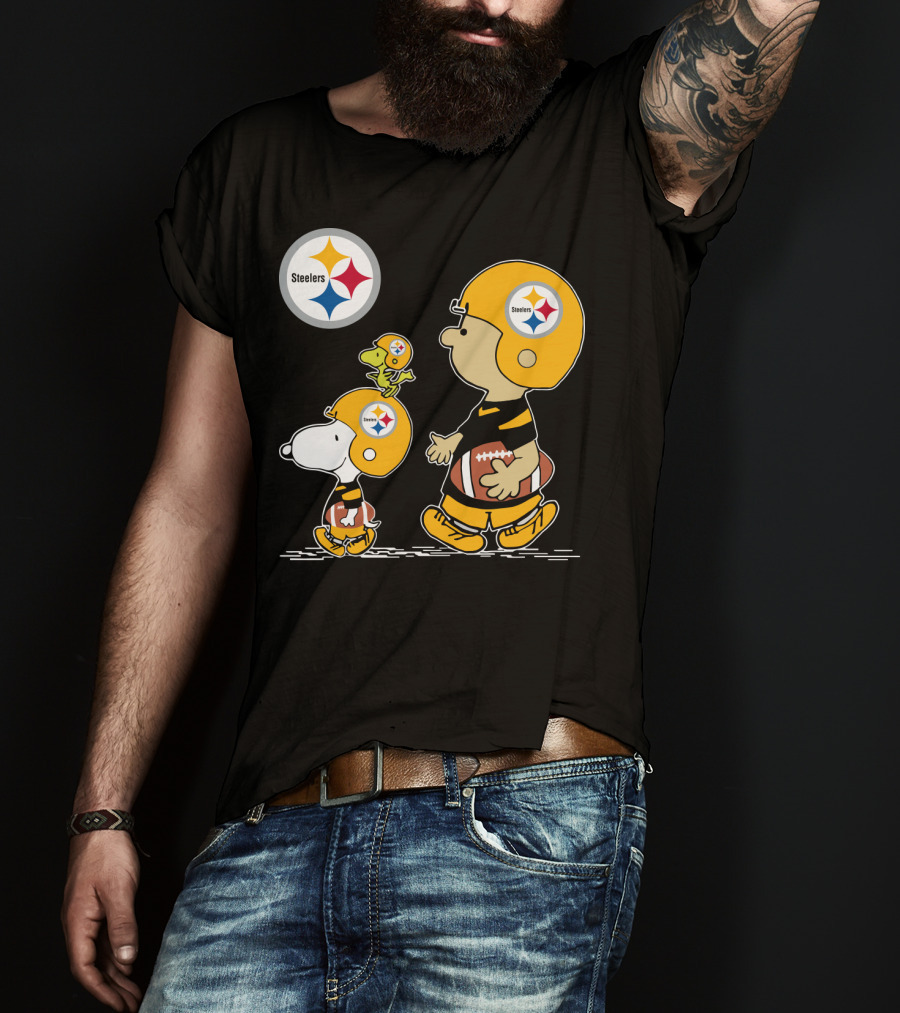 Steelers Christmas Peanuts Cute Football Charlie Brown Snoopy Woodstock T-Shirt