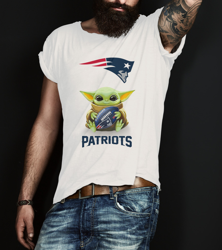 Baby Yoda New England Patriots Football Hug T-Shirt