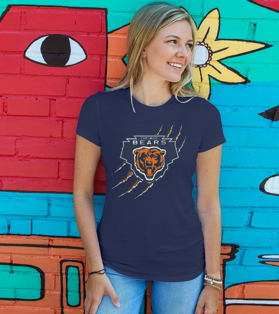 Chicago Bears Logo With Roaring Bear And Claw Marks T-Shirt