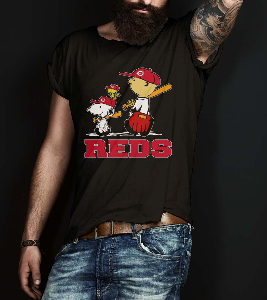 Snoopy Reds Baseball Peanuts Cincinnati Fans T-Shirt