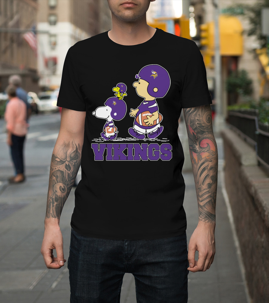 Snoopy And Woodstock With Minnesota Vikings Fans Football Helmets T-Shirt