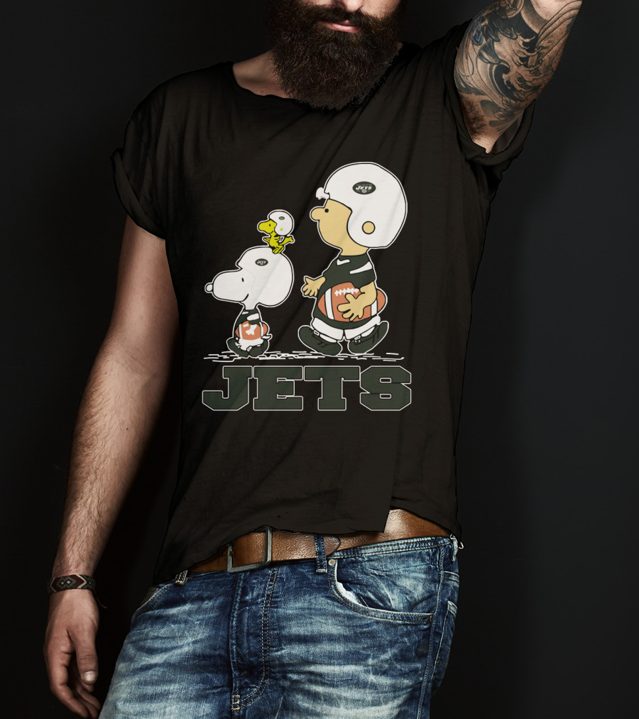 Snoopy And New York Jets Fans Football Team Helmets Charlie Brown Woodstock T-Shirt
