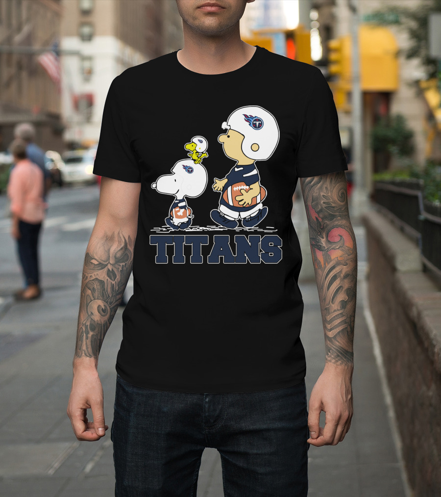 Snoopy And Woodstock Tennessee Titans Football Fans T-Shirt