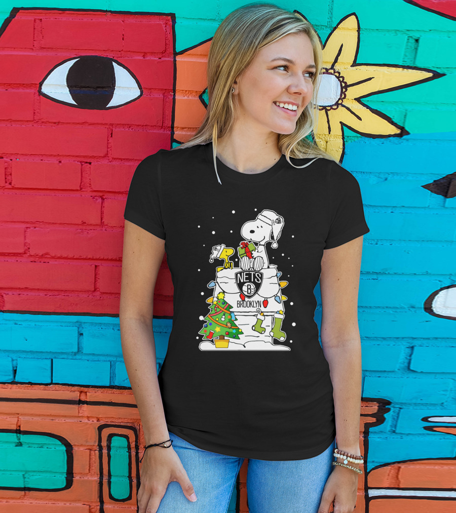 Brooklyn Nets Snoopy Christmas Peanuts Basketball Fan T-Shirt