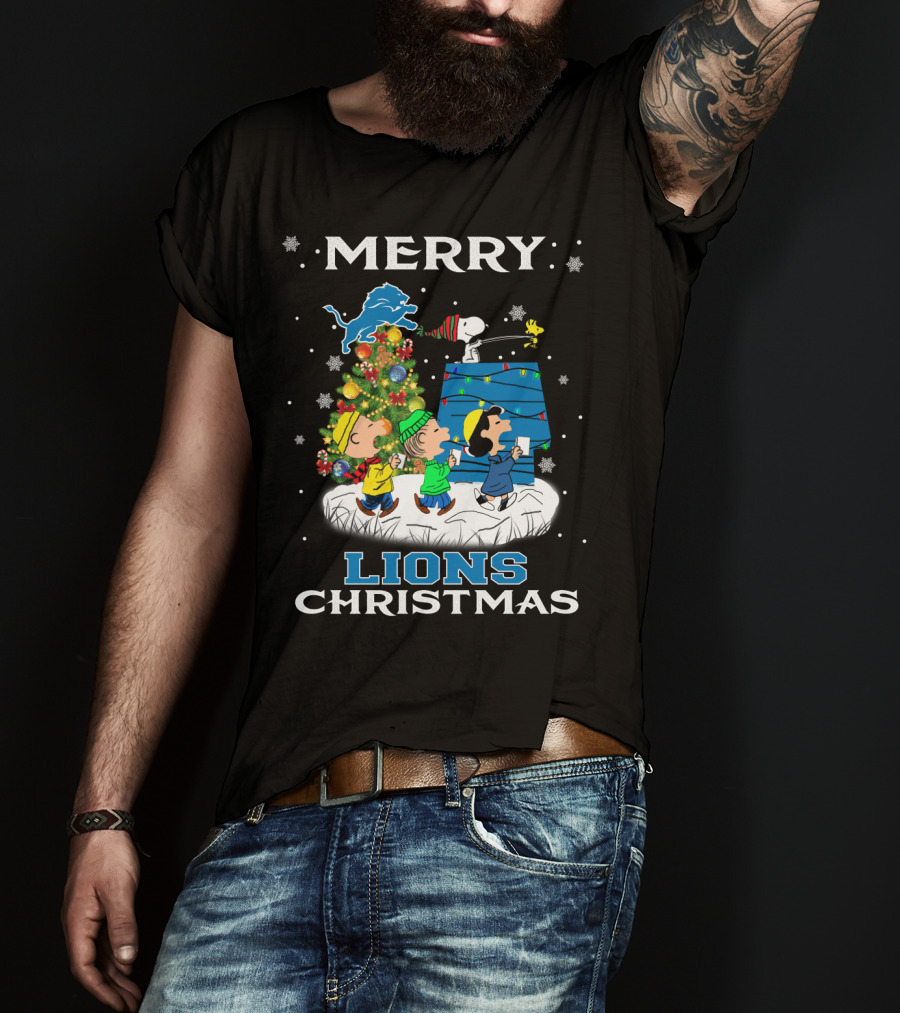 Merry Detroit Lions Christmas Snoopy Woodstock Peanuts Tree T-Shirt