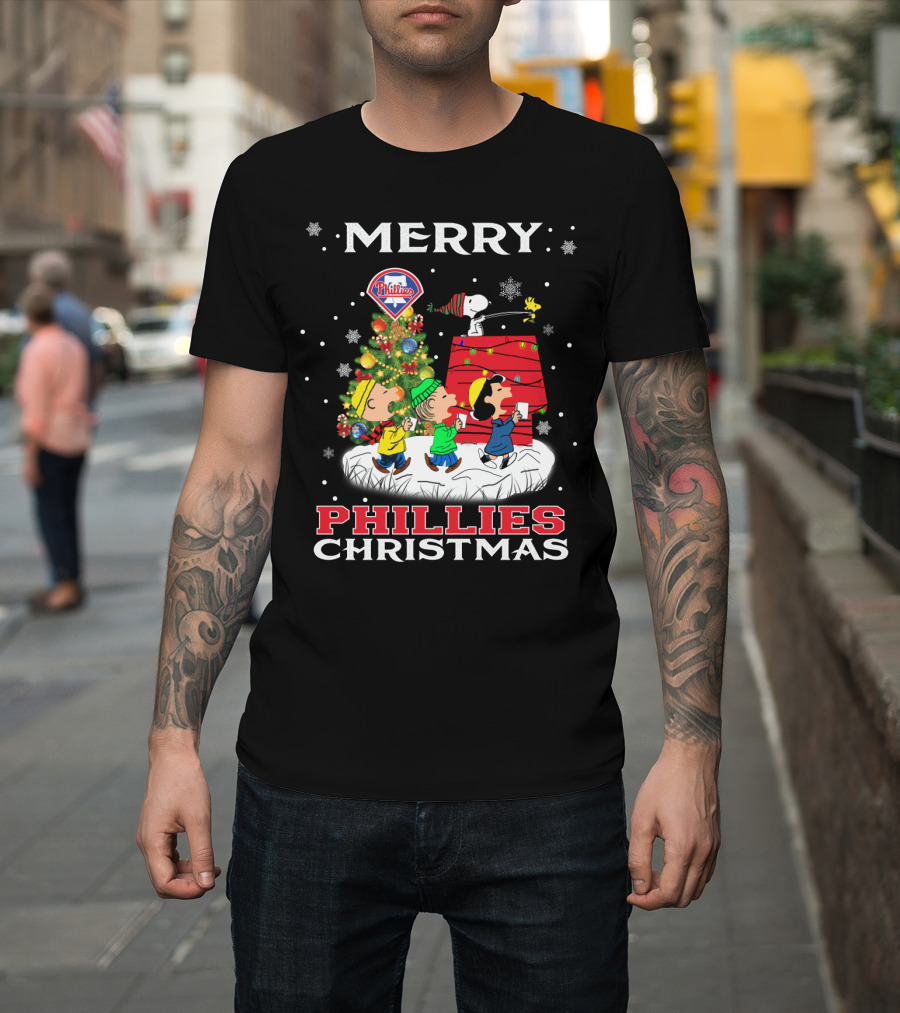 Merry Phillies Christmas Snoopy And Friends Tree T-Shirt