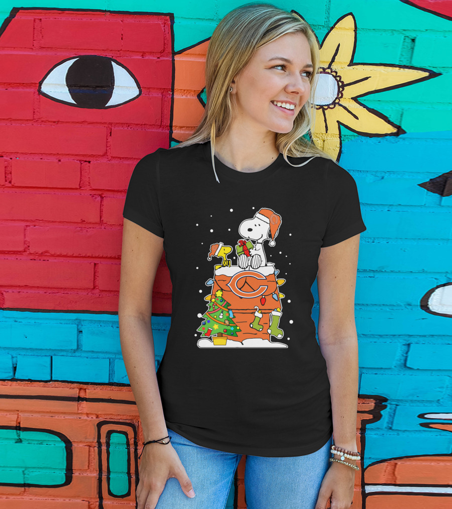 Chicago Bears Snoopy Christmas Ensemble T-Shirt