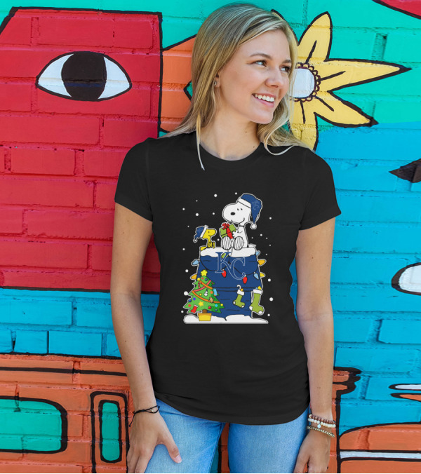 Kansas City Royals Snoopy Winter Christmas Gift Scene T-Shirt