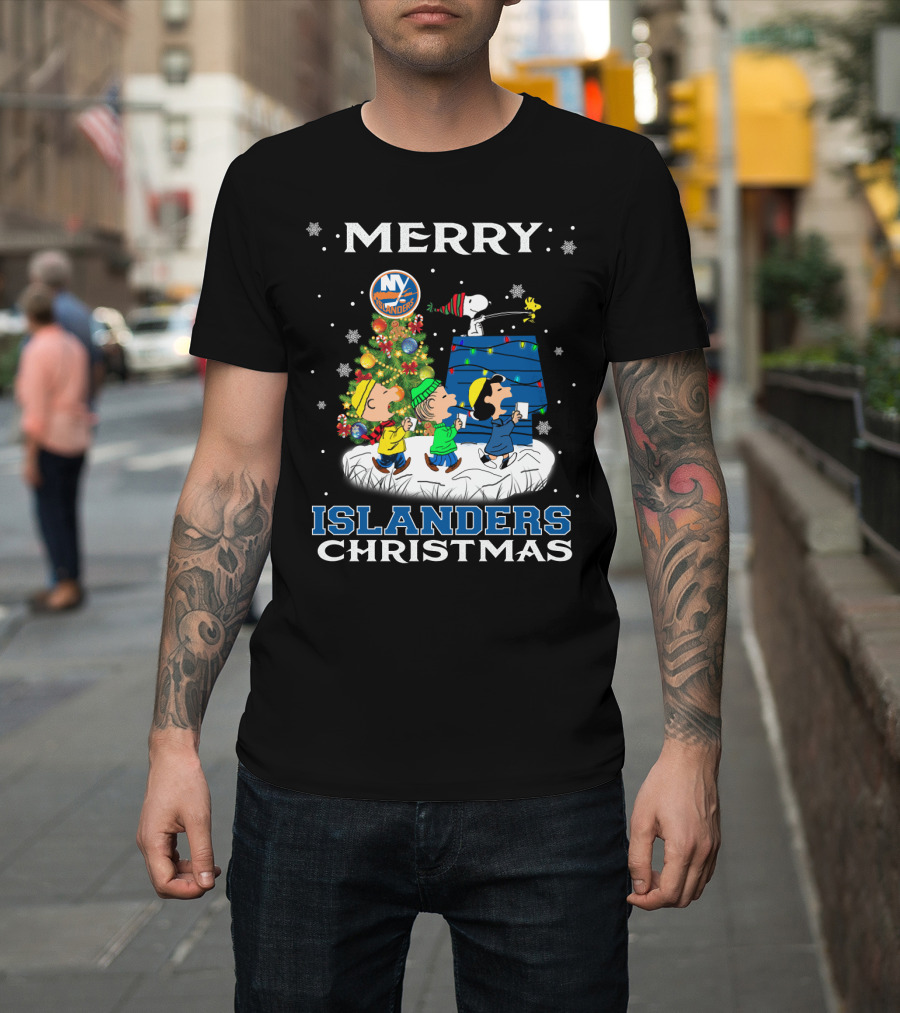 Merry New York Islanders Christmas With Peanuts Characters Snoopy Woodstock Charlie Brown Linus Lucy T-Shirt