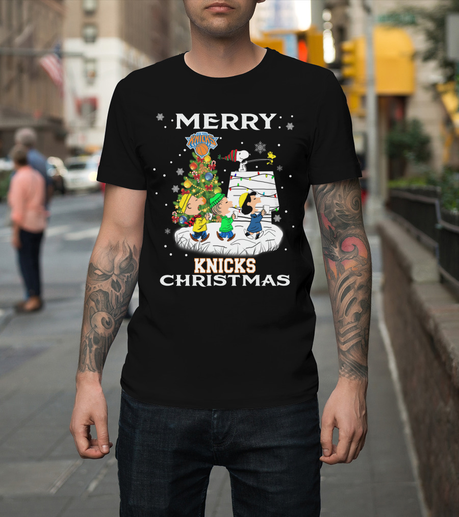 Merry Knicks Christmas New York Snoopy Fans T-Shirt