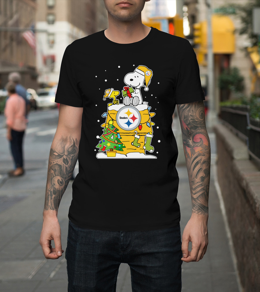 Pittsburgh Steelers Christmas Snoopy And Woodstock House With Holiday Decorations T-Shirt