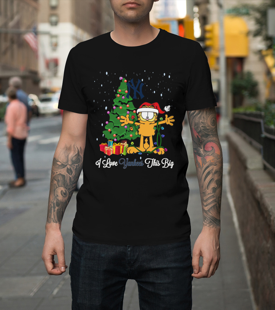 I Love Yankees This Big Xmas Garfield Cat New York Yankees Holiday Tree T-Shirt
